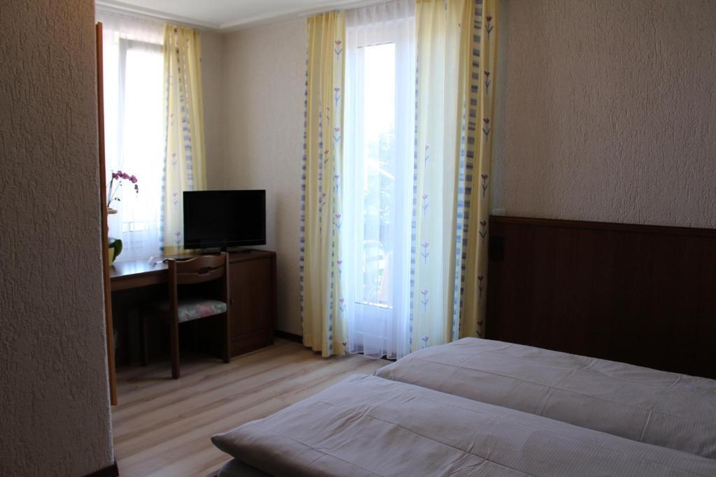 Hotel Glaernisch Hof Horgen Bilik gambar