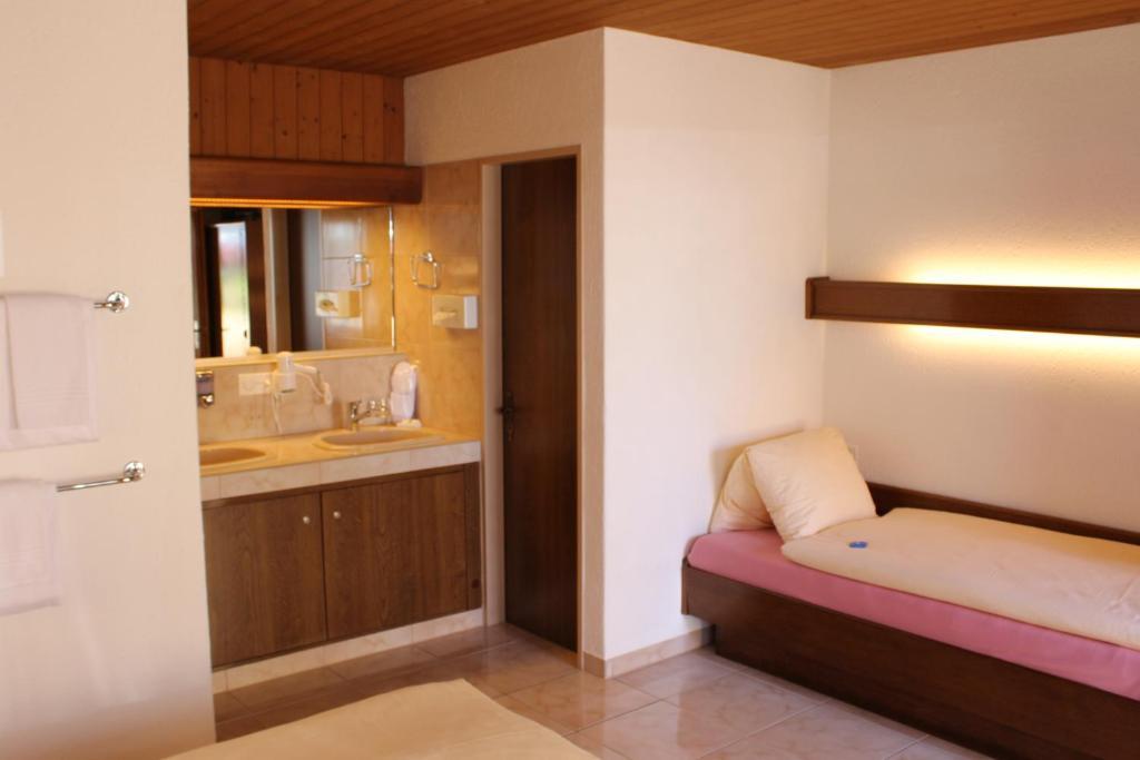 Hotel Glaernisch Hof Horgen Bilik gambar
