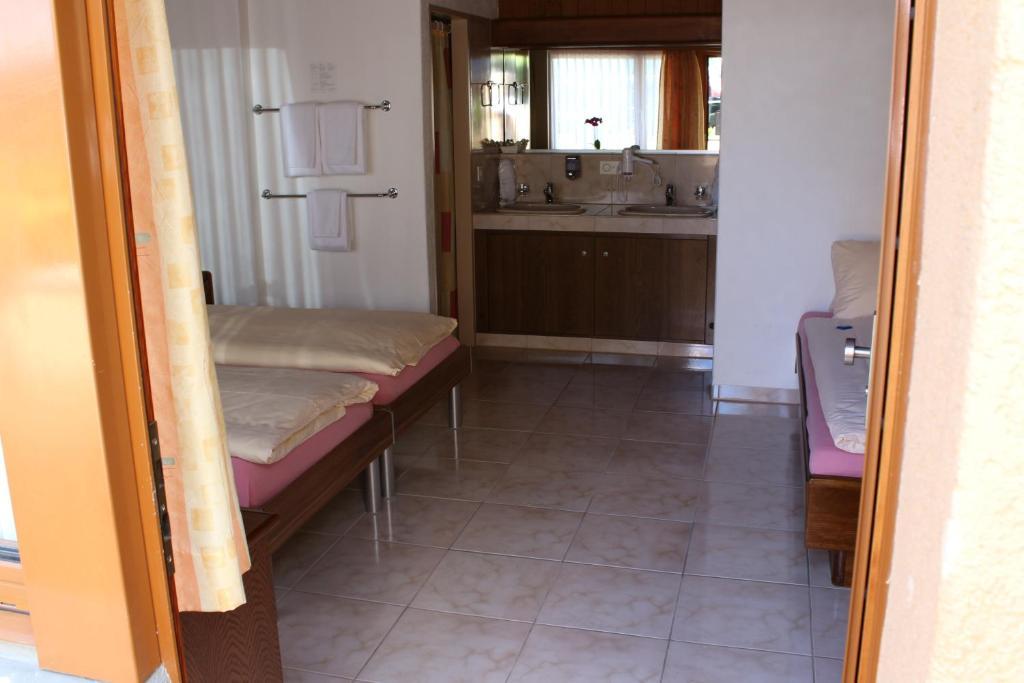 Hotel Glaernisch Hof Horgen Bilik gambar